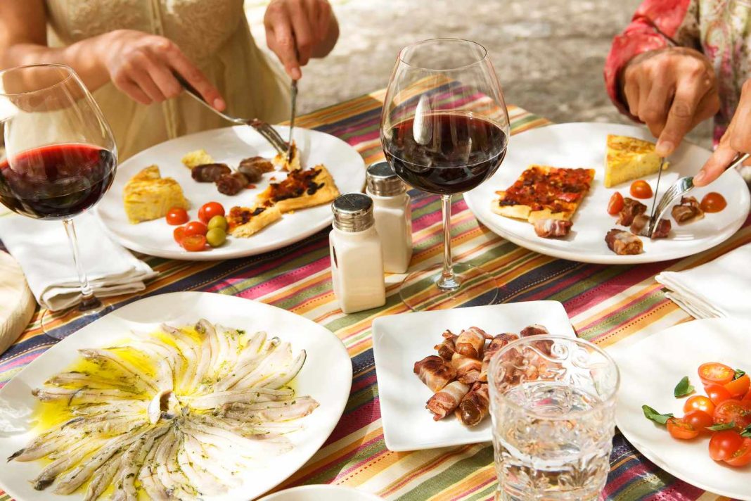 Descubre los mejores lugares para ir de tapas en Madrid