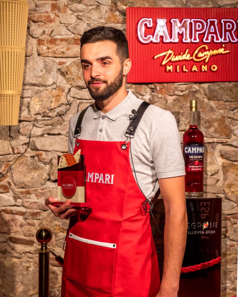 Elías Diéguez Páez de Lovo Cocktail Bar prepara el "Mejor Negroni de España 2023"