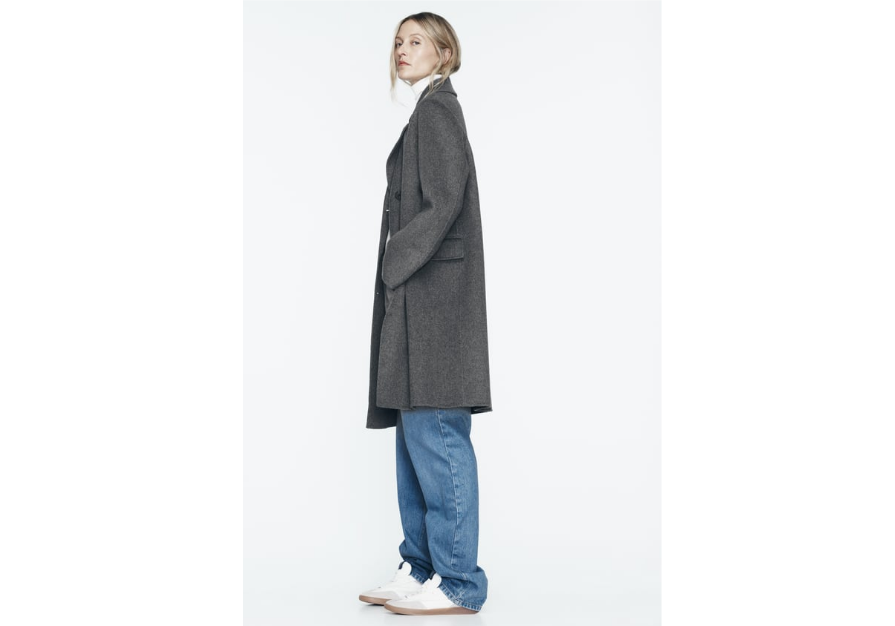 Oferta exclusiva el abrigo de lana oversize de Zara no querrás dejar pasar