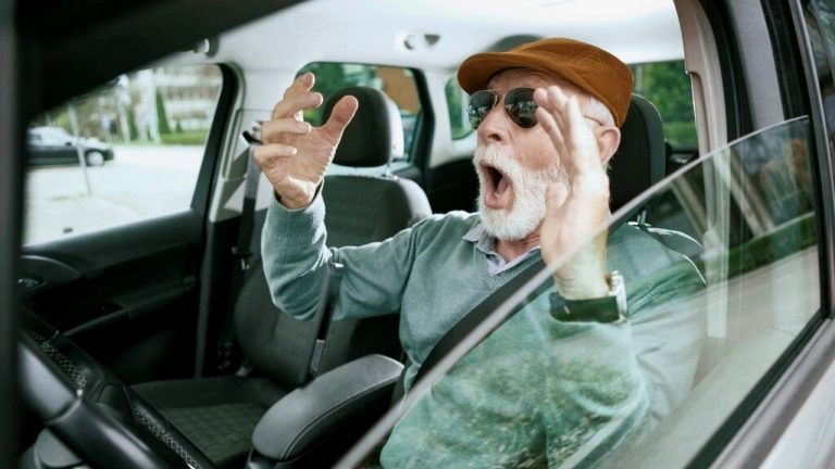 La DGT se la hace más difícil a los conductores mayores de 65 años. Te contamos por qué