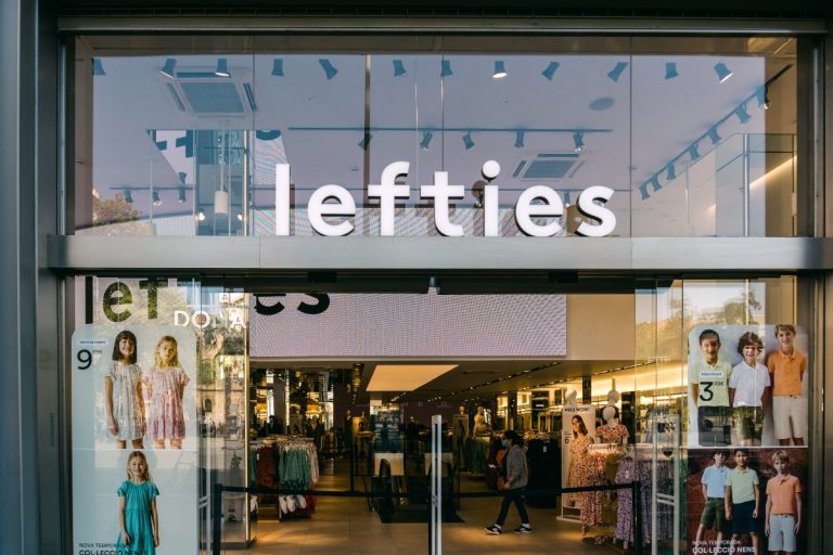 Ya la Navidad está en Lefties: Sudaderas, pijamas y calcetines navideños a precios de Black Friday