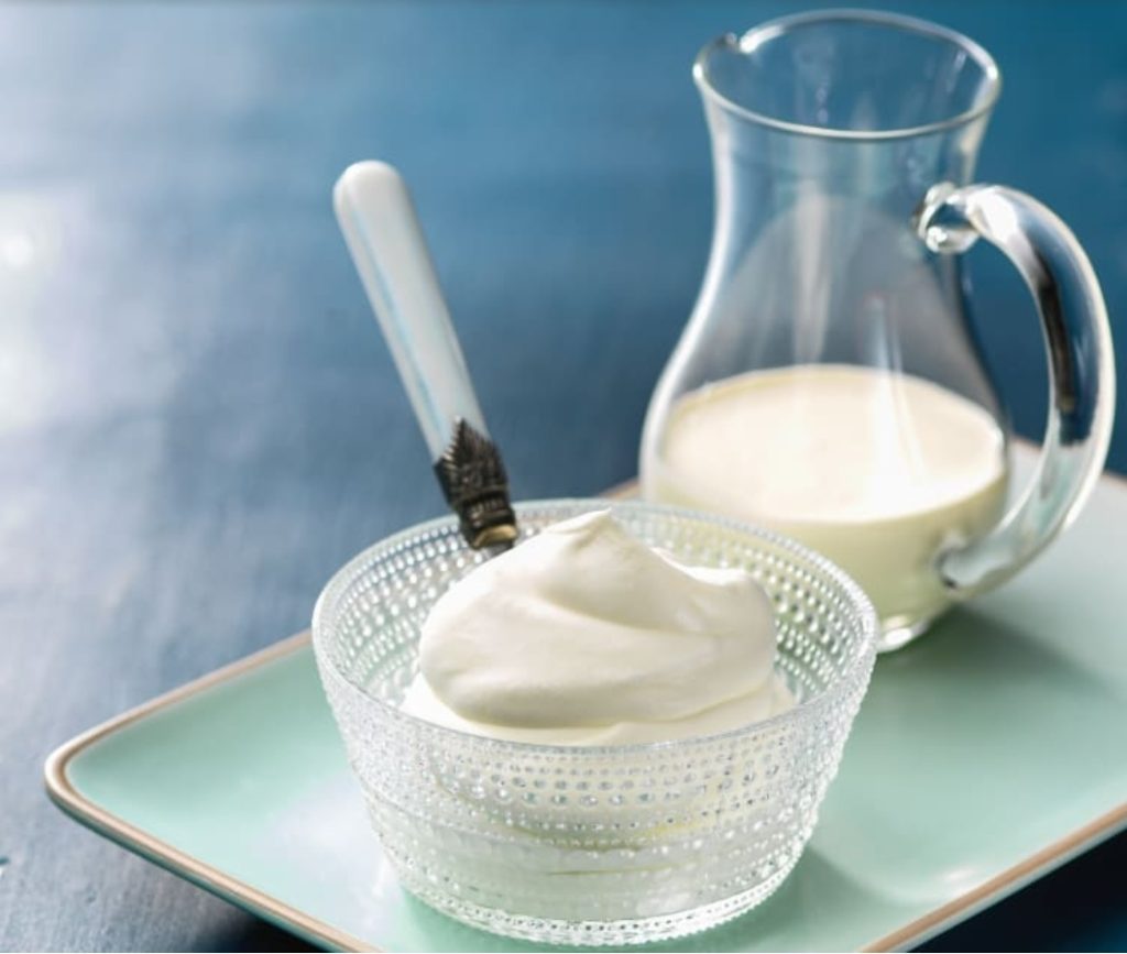 Rica receta de tarta de queso con peras y galletas de miel
