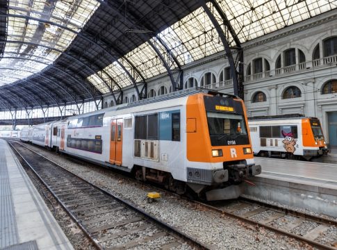 El acuerdo entre PSOE y ERC complica la realidad de los abonos de transporte gratuitos en Rodalies