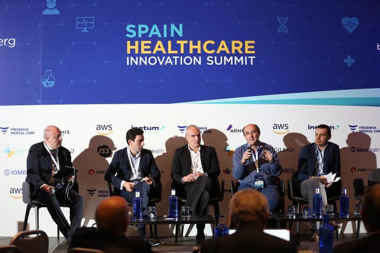 Incorporar pacientes y expertos en tecnología en procesos será clave para optimizar el sistema sanitario
