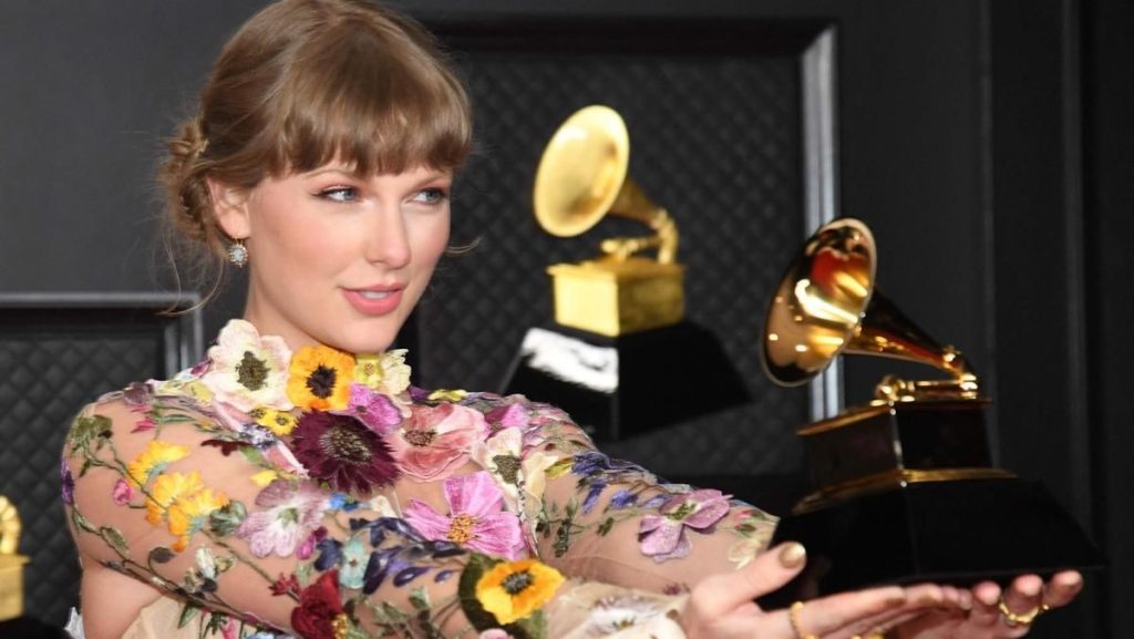 Taylor Swift: La competencia feroz en la carrera por el disco del año y otras categorías