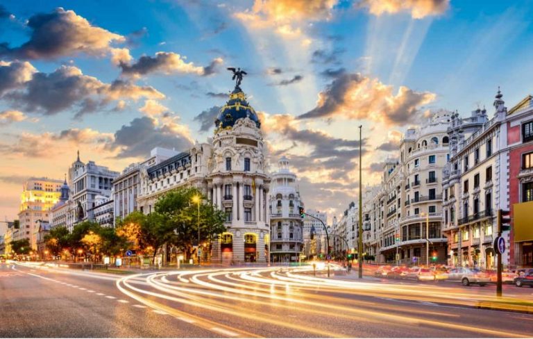 Te lo contamos: ¿De dónde viene la expresión ‘de Madrid al cielo’?