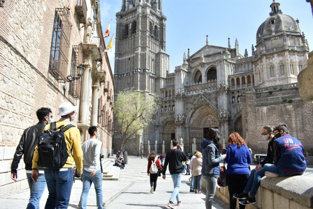 Descubre los destinos más increíbles de España para viajar solo 6 Toledo