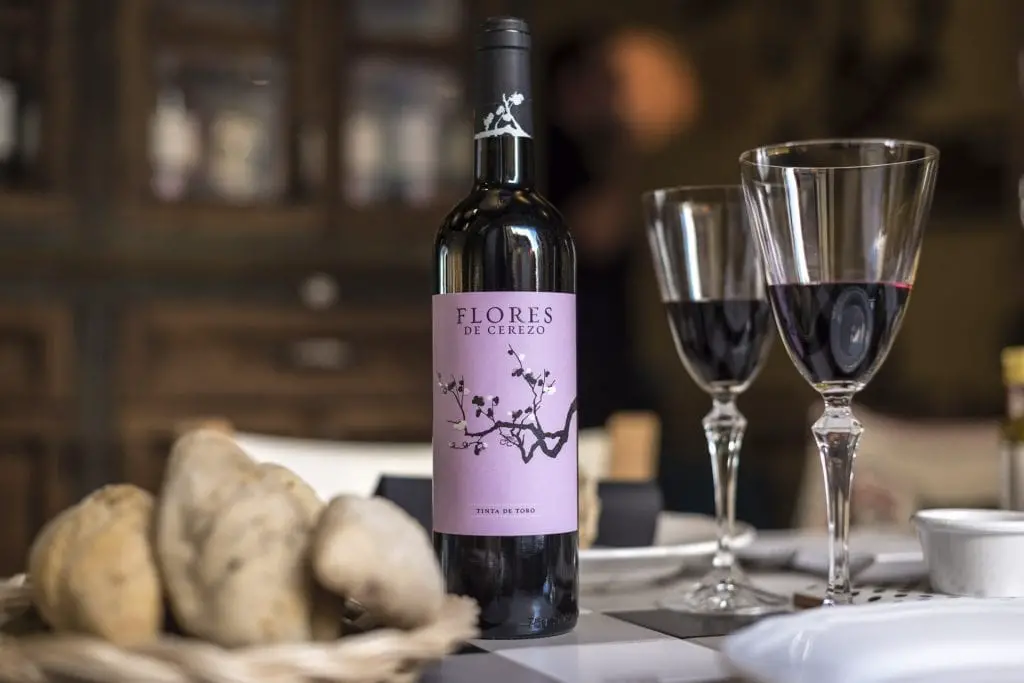 Los mejores vinos españoles para regalar en esta Navidad 4 Toro: Potencia y Profundidad