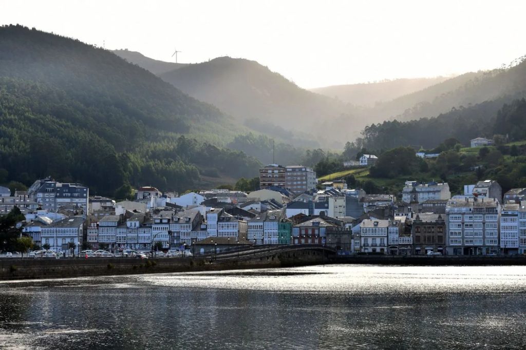 Redescubre Viveiro: una joya en las costas de Lugo 171 Ubicación estratégica entre el Atlántico y el Cantábrico