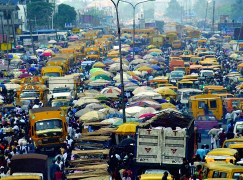 c2bfle-molestan-los-atascos-de-su-ciudad-vaya-a-lagos-y-enterese-que-es-eso-de-estar-atrapado-en-un-auto