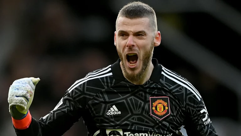 El futuro de De Gea aún está en el aire pero el portero español ya ve una luz al final del túnel