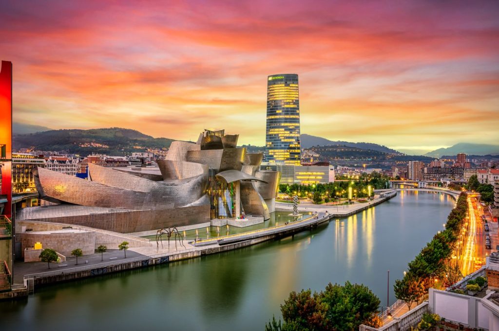 fantastica panoramica de la ciudad de bilbao