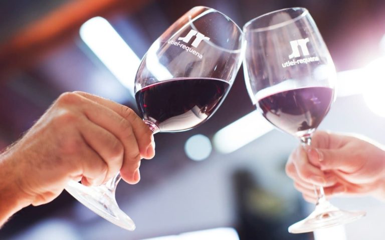 Historia, gastronomía y vinos a unos pasitos de Valencia en una ruta que no te puedes perder