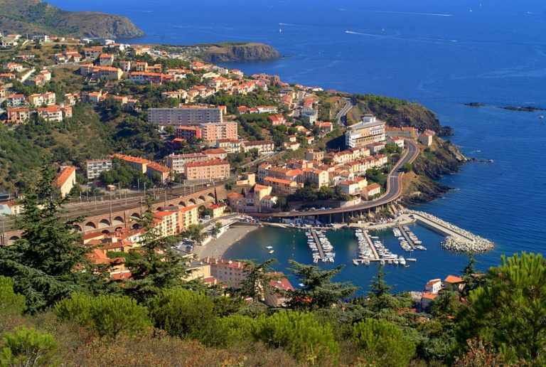 Este pueblo desconocido cerca de Girona tiene unas de las más bellas playas de aguas cristalinas que definitivamente amarás