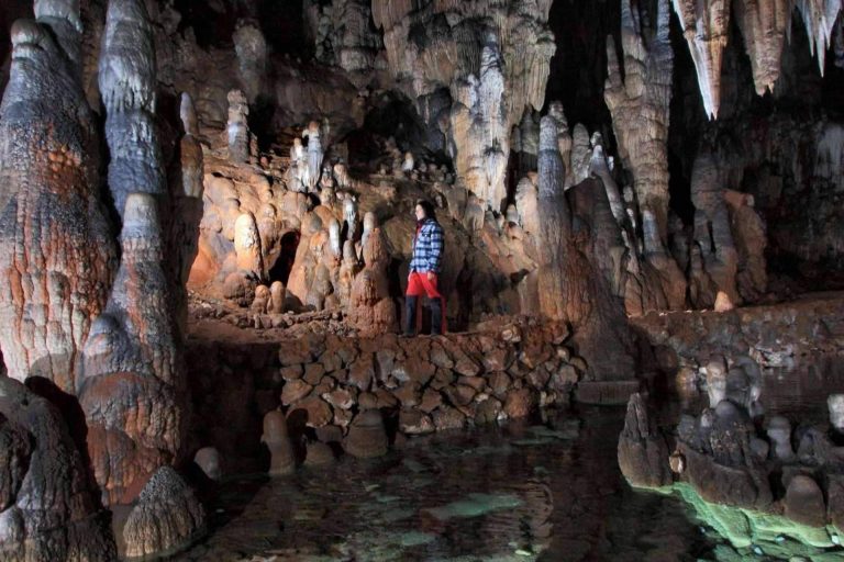 Visitar las cuevas y minas turísticas durante las vacaciones de invierno y de Navidad