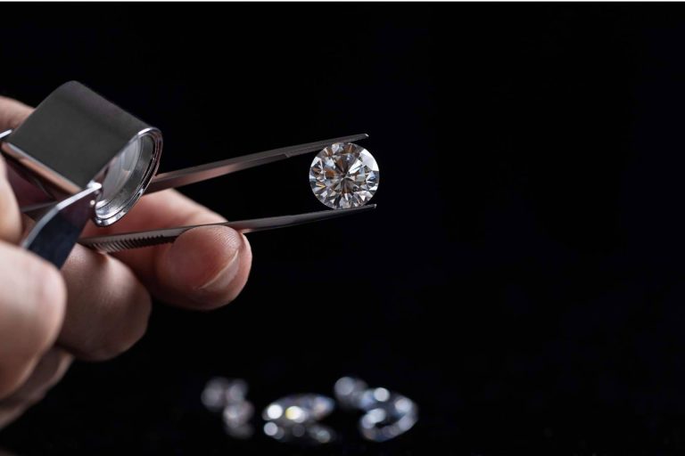 Personalización y búsqueda de la máxima calidad, las características del lujo silencioso en joyería