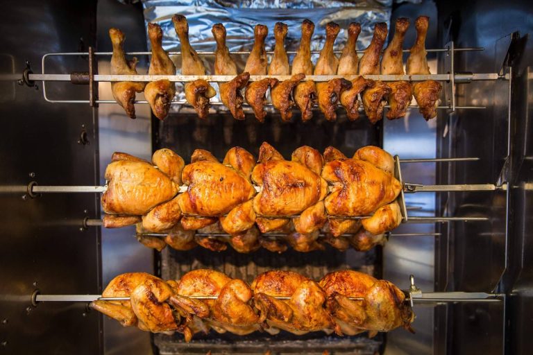 Los asadores de pollos que pone a disposición Auxihostelería