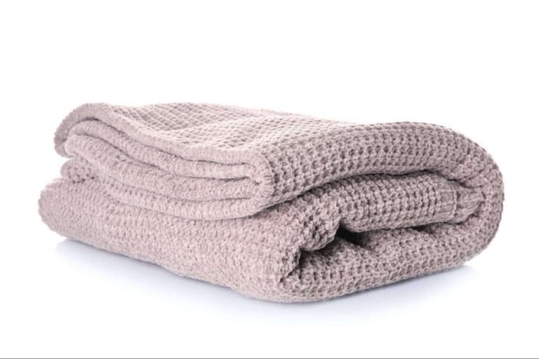 Encontrar mantas cómodas de cualquier estilo en Hogar y Más