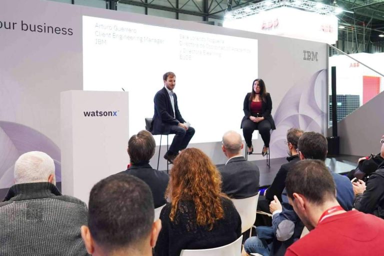 A la vanguardia tecnológica, EUDE presenta junto a IBM EDU, su co-tutor virtual basado en IA Generativa