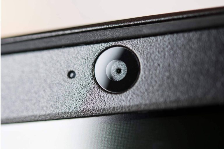 ¿Cómo son y qué pueden hacer las cámaras espías?