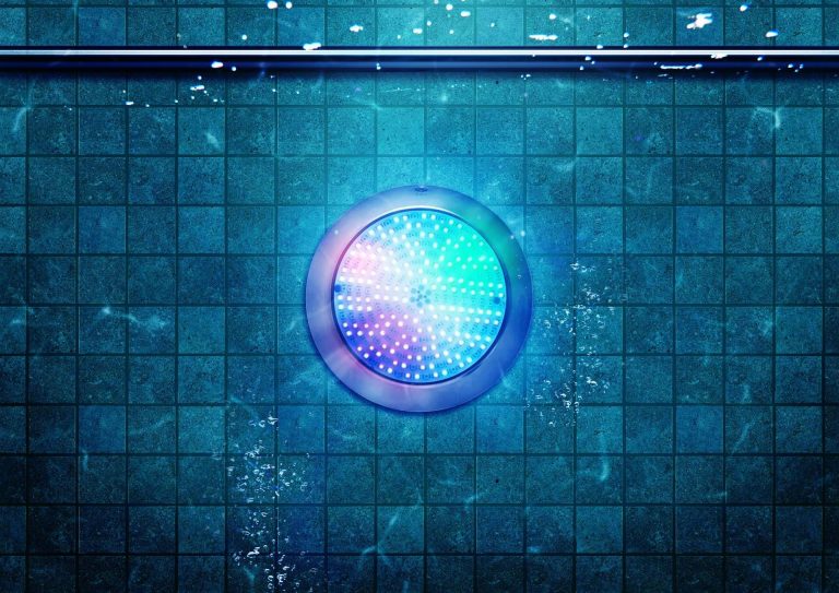 Warmpool cuenta con un innovador sistema de iluminación para piscina con cable de 4 hilos y 5 hilos