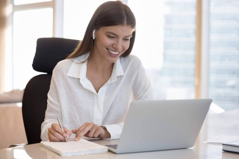 Una ayuda para los alumnos con su TFG, de la mano de Ayuda Universitaria