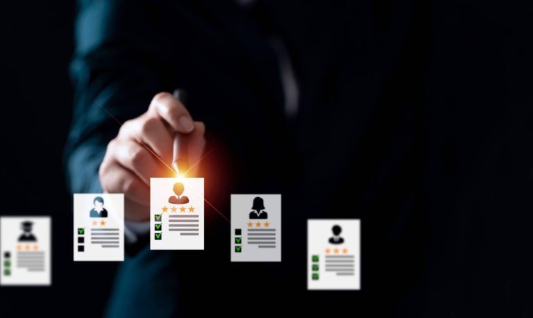 Acabar con los sesgos subjetivos en el proceso de selección, con Hirint