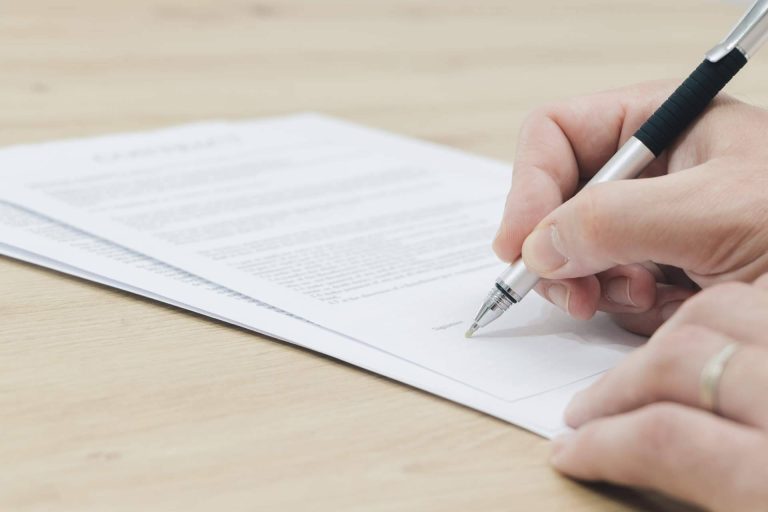 ¿Cómo actuar en casos de incumplimiento contractual?, por Grupo Legal Gebeloff