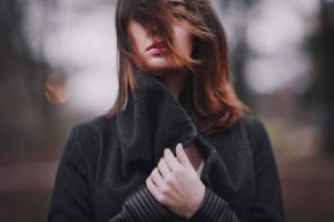 Cómo combatir la humedad en invierno en el cabello con el alisado brasileño de VegLiss