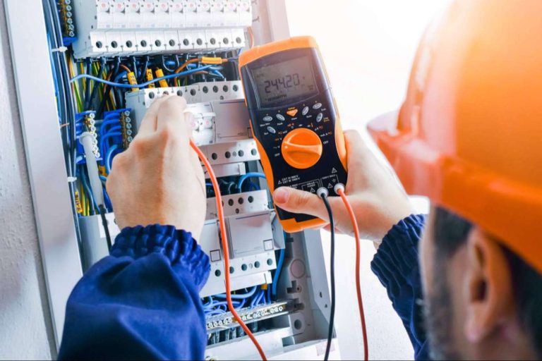 ¿Qué servicios ofrece EcoAutomatismos como empresa de mantenimiento?