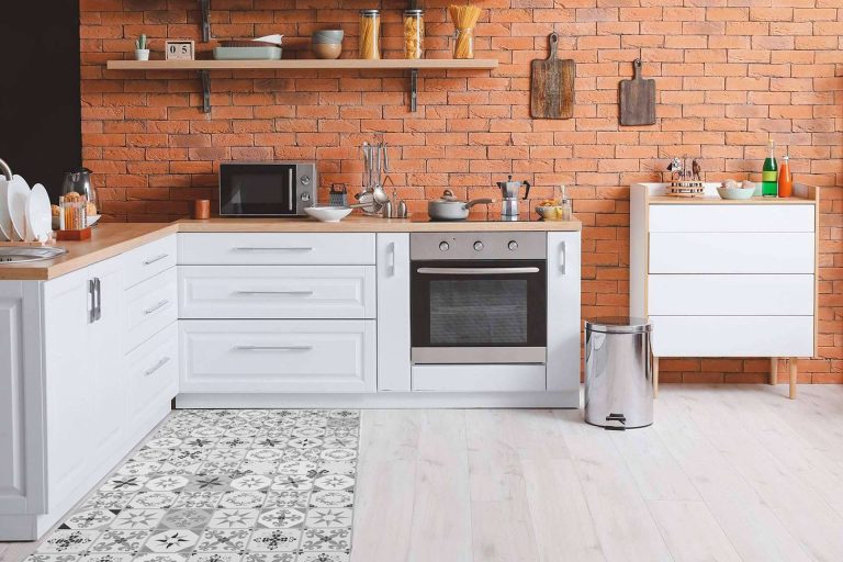 Alfombras vinílicas de diseño y antideslizantes, con Sokios