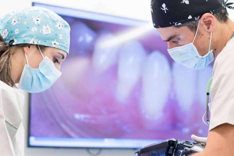 Beneficios de los implantes All on 4, una innovadora técnica de restauración dental