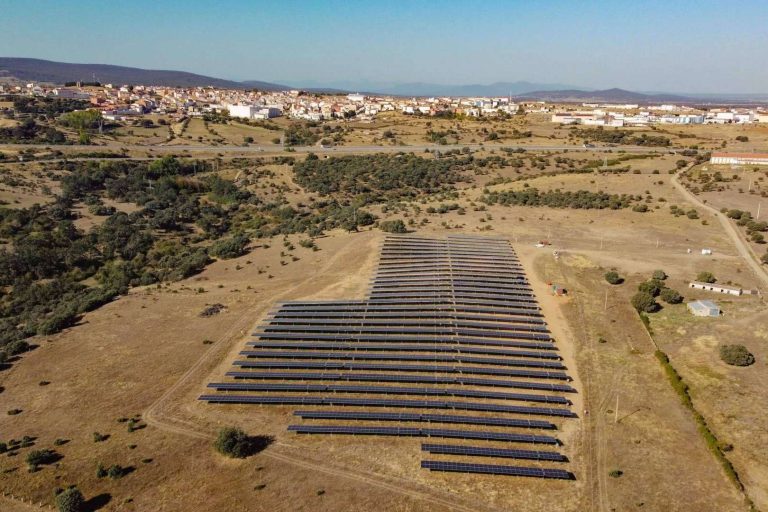 La energía solar puede ser una solución sostenible para satisfacer las crecientes necesidades energéticas locales