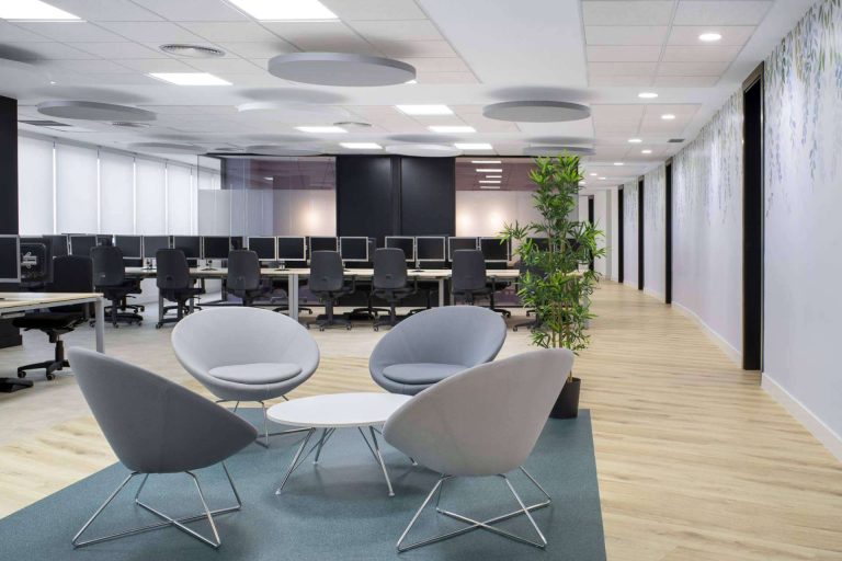 CHAVSA acaba con éxito la reforma integral de la nueva sede de oficinas de la empresa internacional CWT en Sevilla