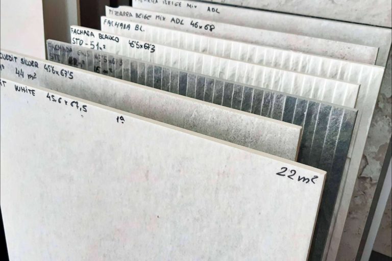 Visitar el catálogo de azulejos de primeras marcas nacionales en liquidación que brinda Artegres