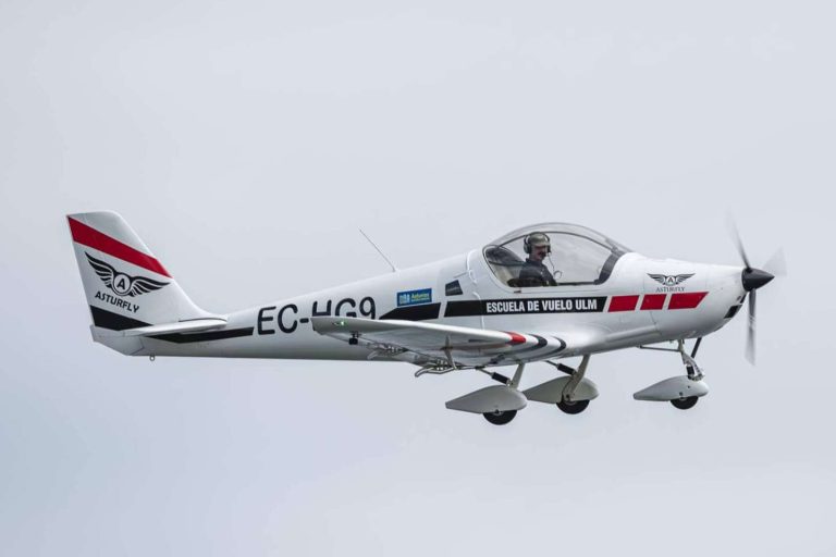 Asturfly ofrece vuelos turísticos en ultraligero