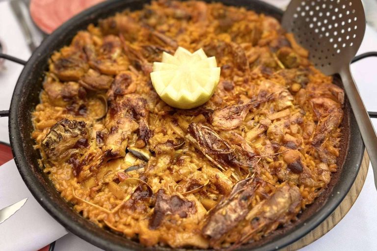 La experiencia gastronómica mediterránea en la marisquería Rías Baixas Pulpería