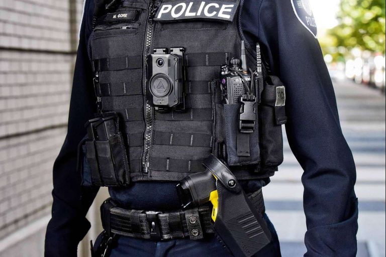 Equipamiento policial en la tienda especializada Tienda Shoke