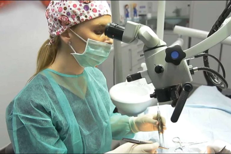 Los especialistas en cirugía periodoncia de Dental Implantologie