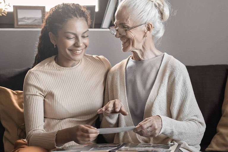 Facilitando la conexión entre una de las redes de cuidadores más amplias de España con familias y mayores