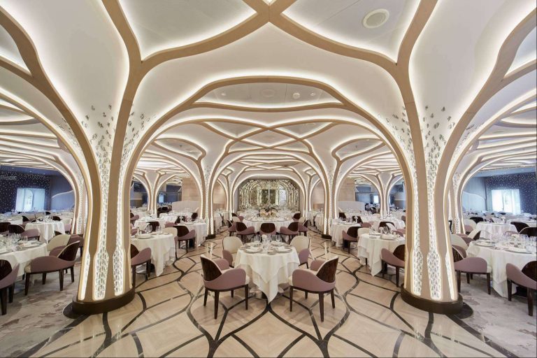 La presentación del Seven Seas Grandeur, el sexto barco de la flota más lujosa del mundo, por Regent