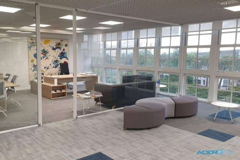 Mamparas divisorias para la creación de nuevos espacios, con Aceroffice