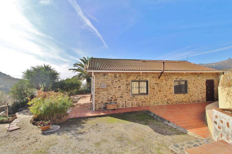 Espectacular chalet en venta en Rincón de la Victoria, con D&A Inmobiliaria