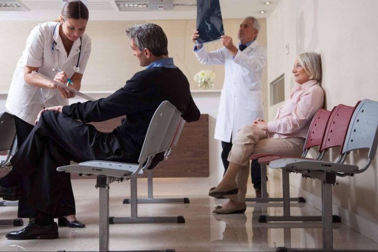 Hilo musical y divulgativo para entornos de espera de salud. La radio de salud