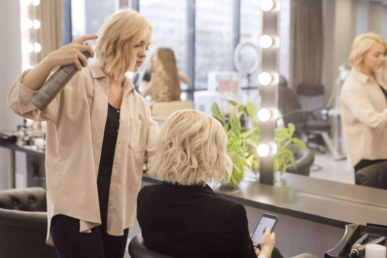 La marca de cosmética capilar VOLTAGE crea un club exclusivo de estilistas y profesionales de la peluquería