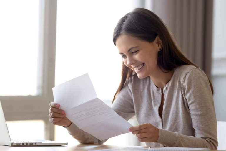 La plataforma para conocer el funcionamiento del estatus de becas es Educcando