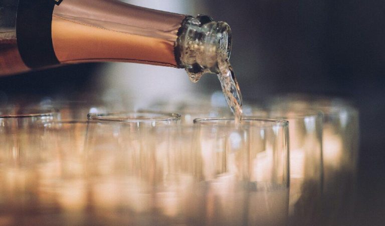 Según la OCU, este es el mejor cava semi-seco elaborado en España