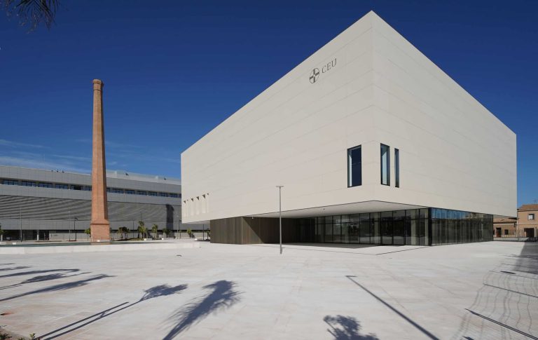 La Facultad de Derecho del CEU carga contra la amnistía