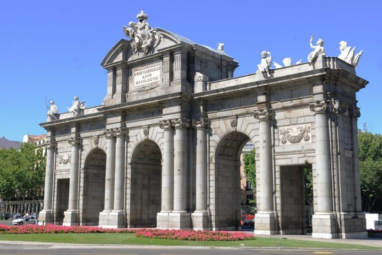 La Puerta de Alcalá vuelve a abrir tras sus trabajos de reparación: este fue su coste