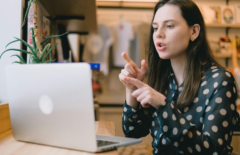 Detrás de las Probabilidades: Comprendiendo las Matemáticas de las Apuestas en Línea